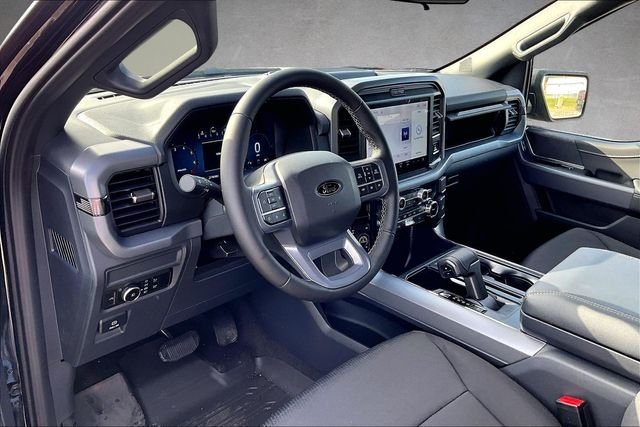 New 2026 Agate Black Metallic Ford XLT image 5