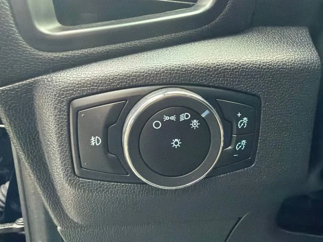 Used 2021 Black Ford SE image 14