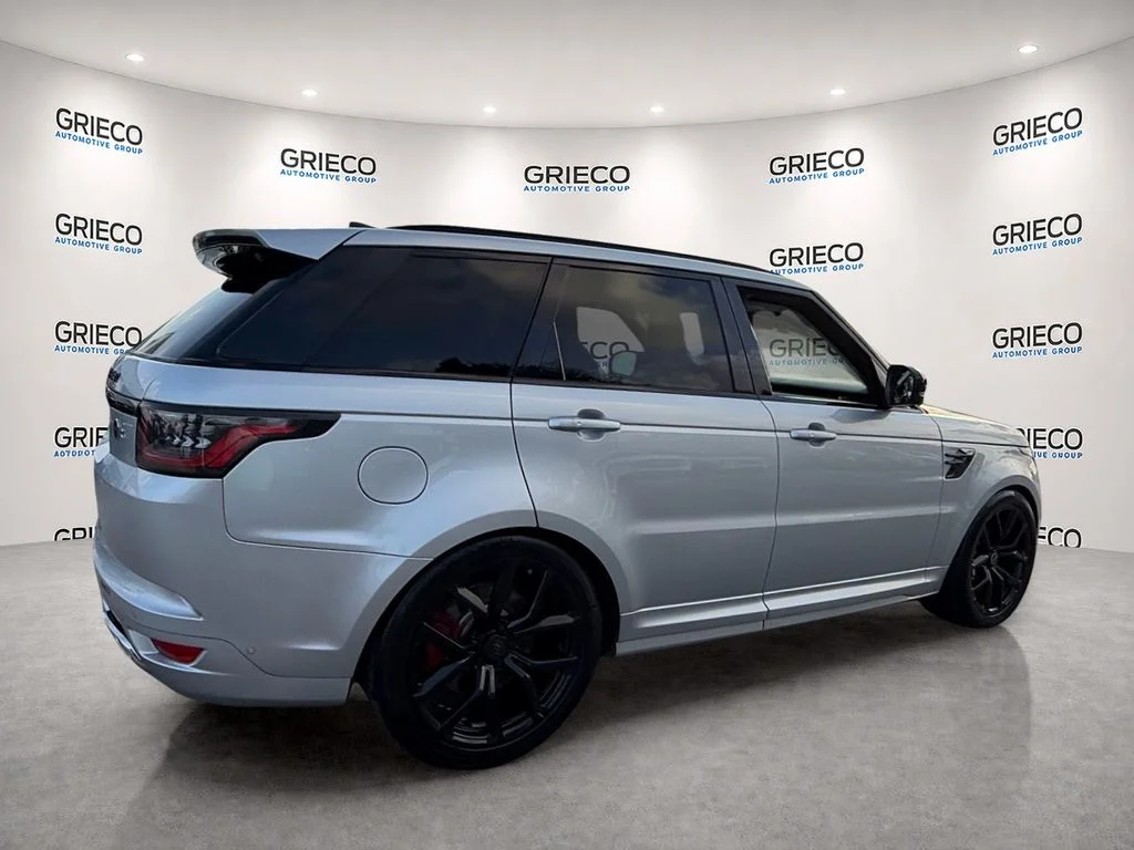 Used 2019  Land Rover SVR image 7