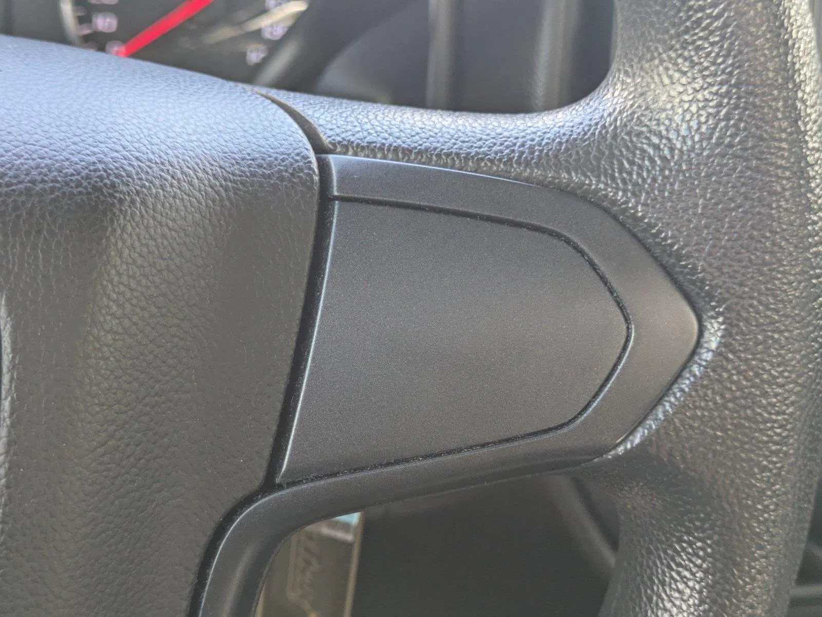 Used 2014 White GMC Base image 26