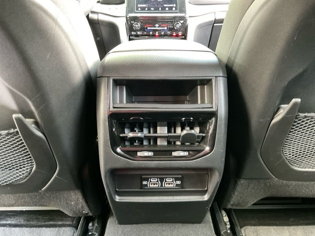 Used 2023 White Jeep Laredo image 22
