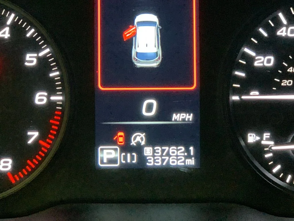 Used 2024 White Subaru Base image 30