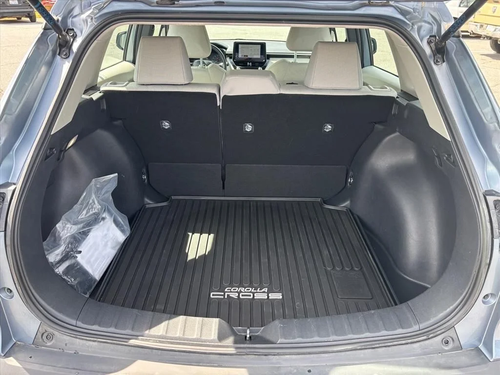 Used 2024  Toyota L image 26
