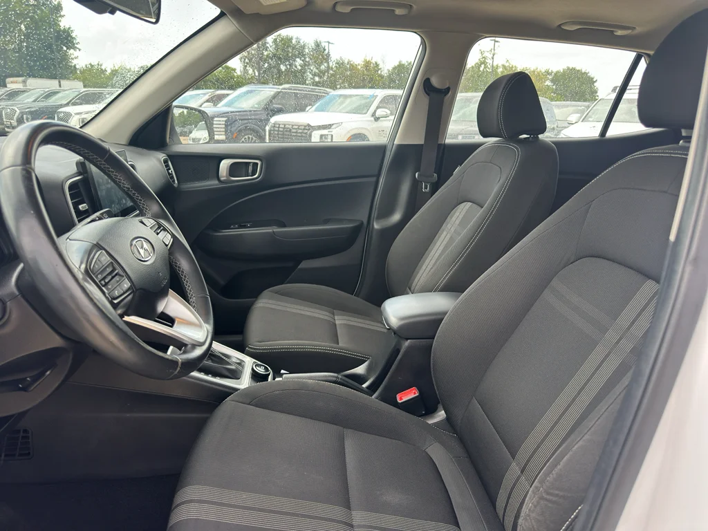 Used 2024 Lunar White Hyundai SEL image 10