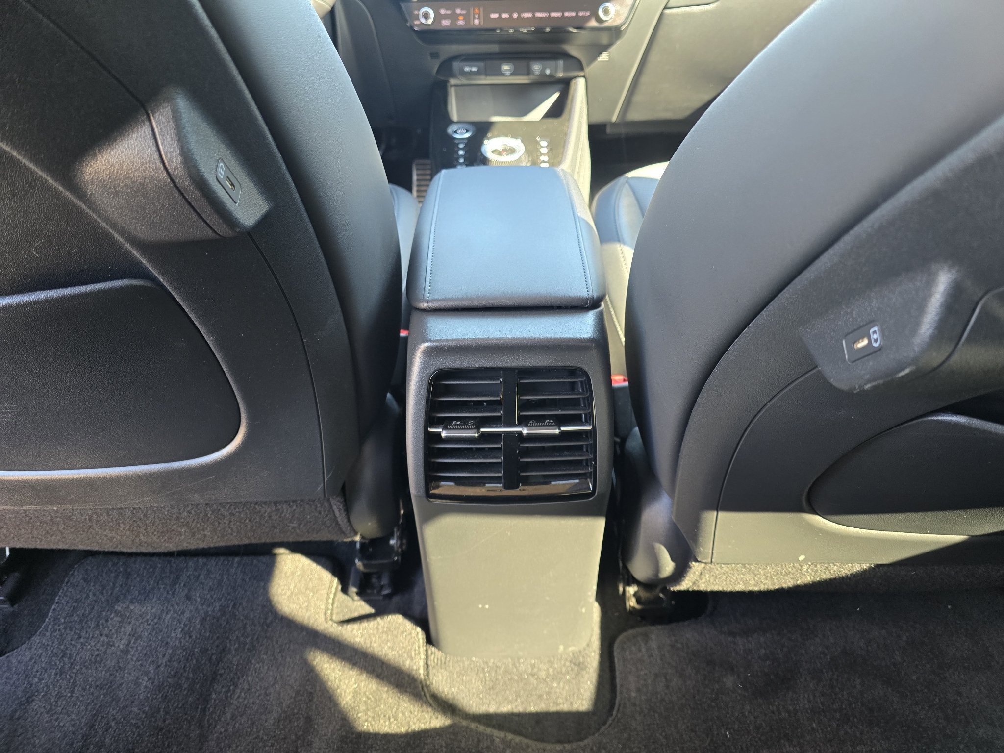 Used 2023 Steel Gray Kia Wave image 28