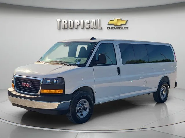 2025 GMC Savana Passenger LT