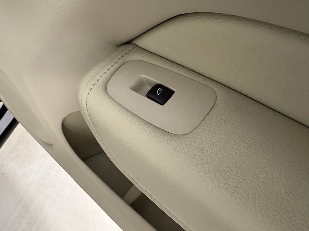 Used 2021 Blue Volvo T5 Momentum image 13