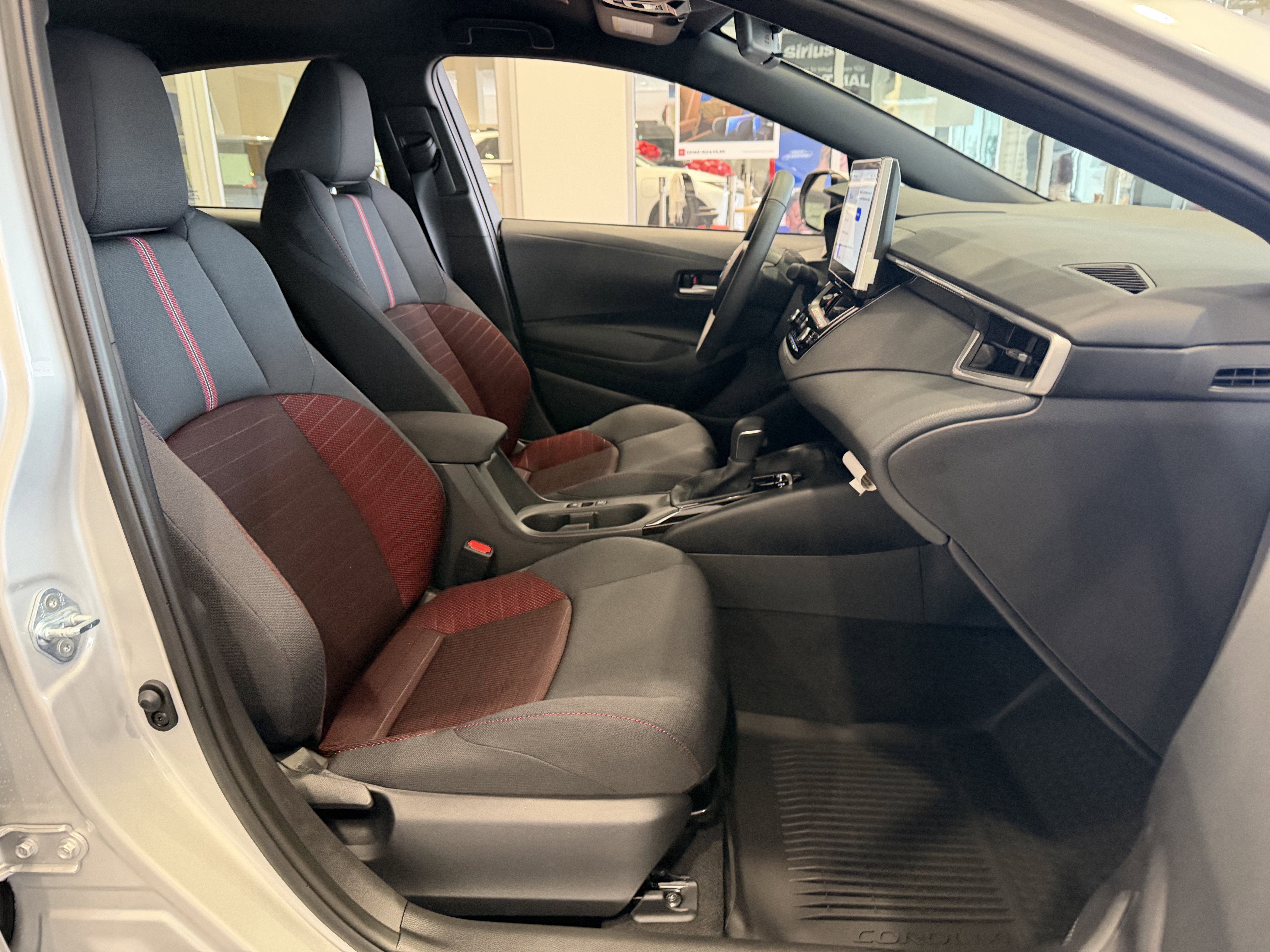 2026 Toyota Corolla SE - Photo 36