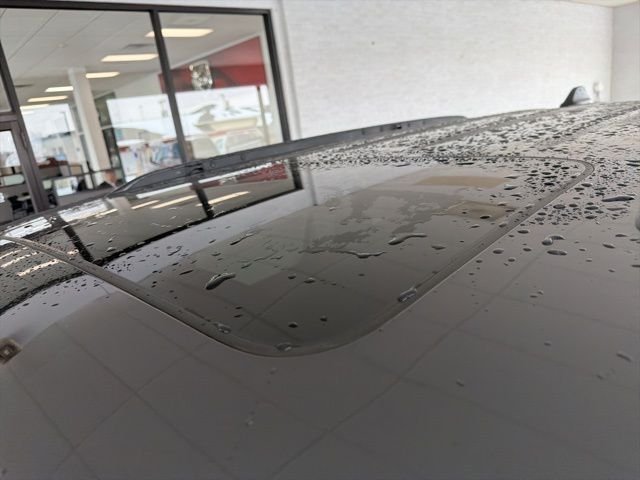 New 2026 Baltic Gray Metallic Clear-Coat Exterior Paint Jeep Altitude image 12