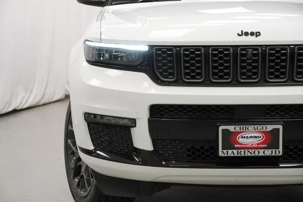 Certified Used 2025 White Jeep Summit Reserve image 7