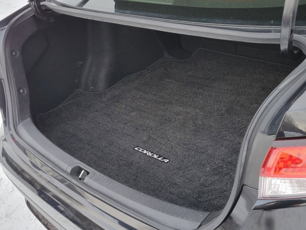 Used 2020 Black Sand Pearl Toyota LE image 26
