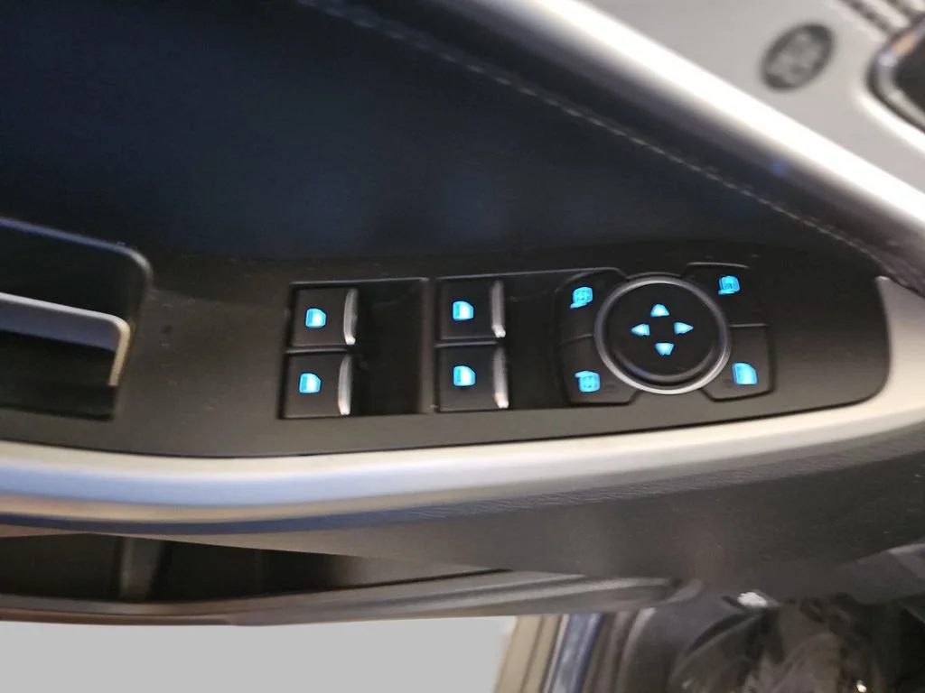 Used 2021 Blue Ford Limited image 35