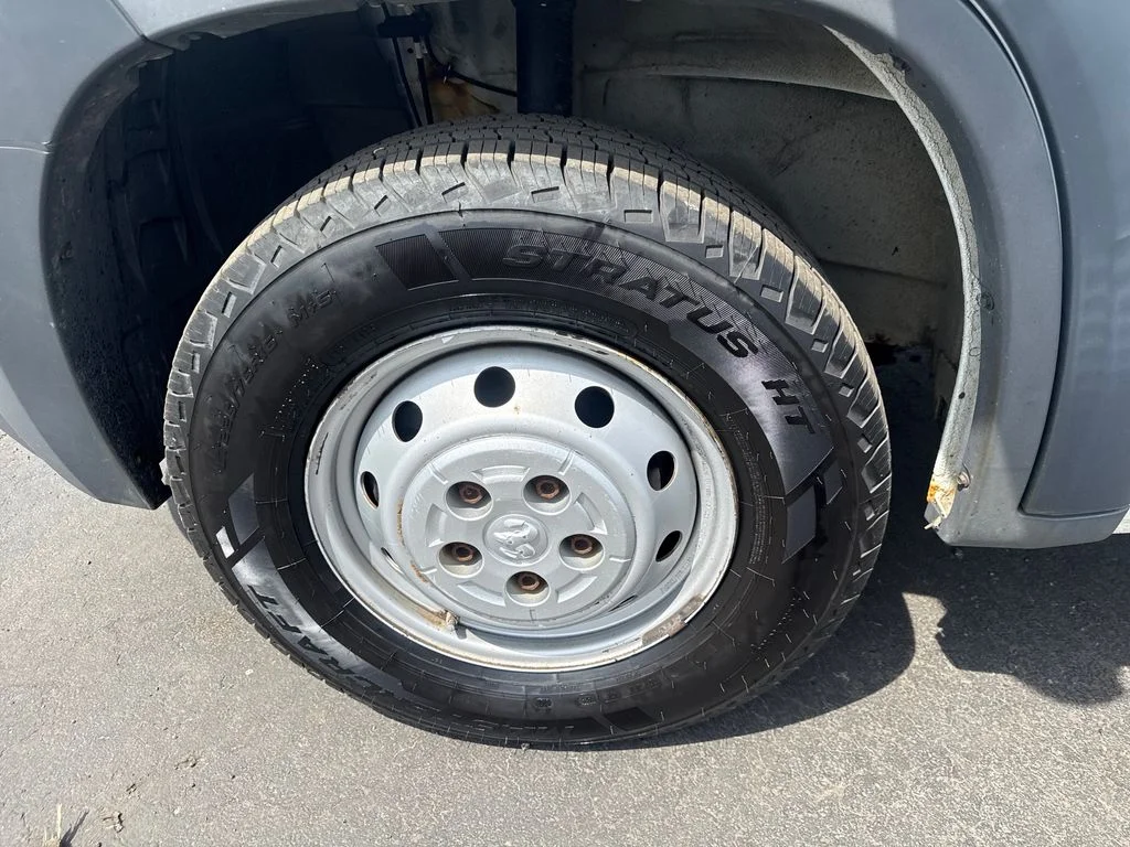 Used 2016 White Ram High Roof image 11