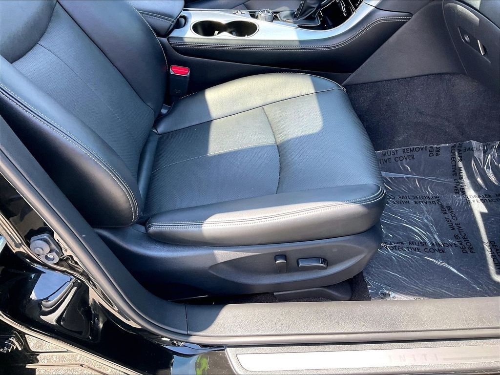 Used 2024 Black Obsidian INFINITI LUXE image 36