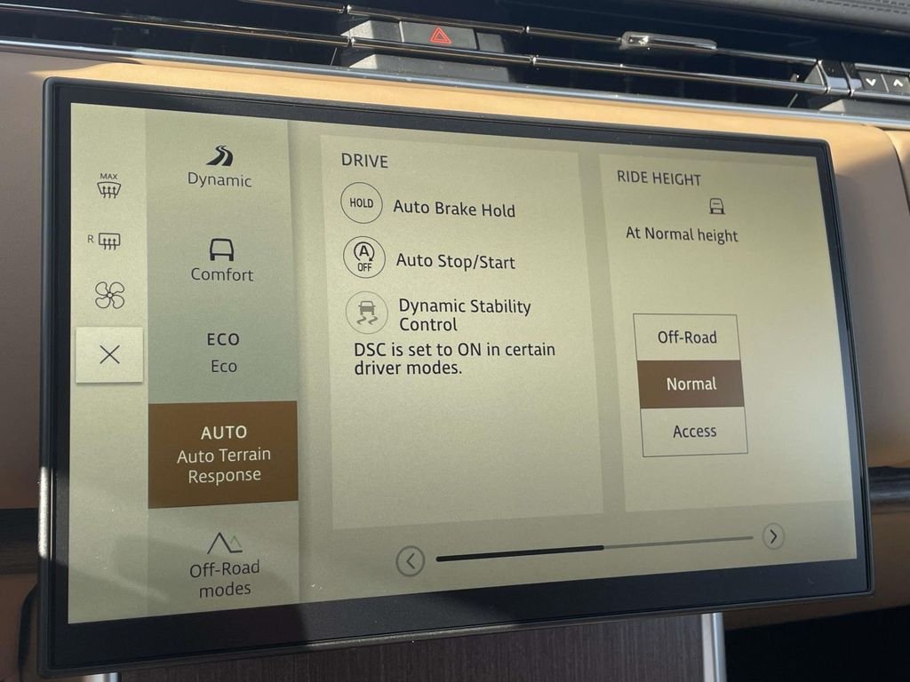 New 2026 Carpathian Grey Land Rover SE image 29