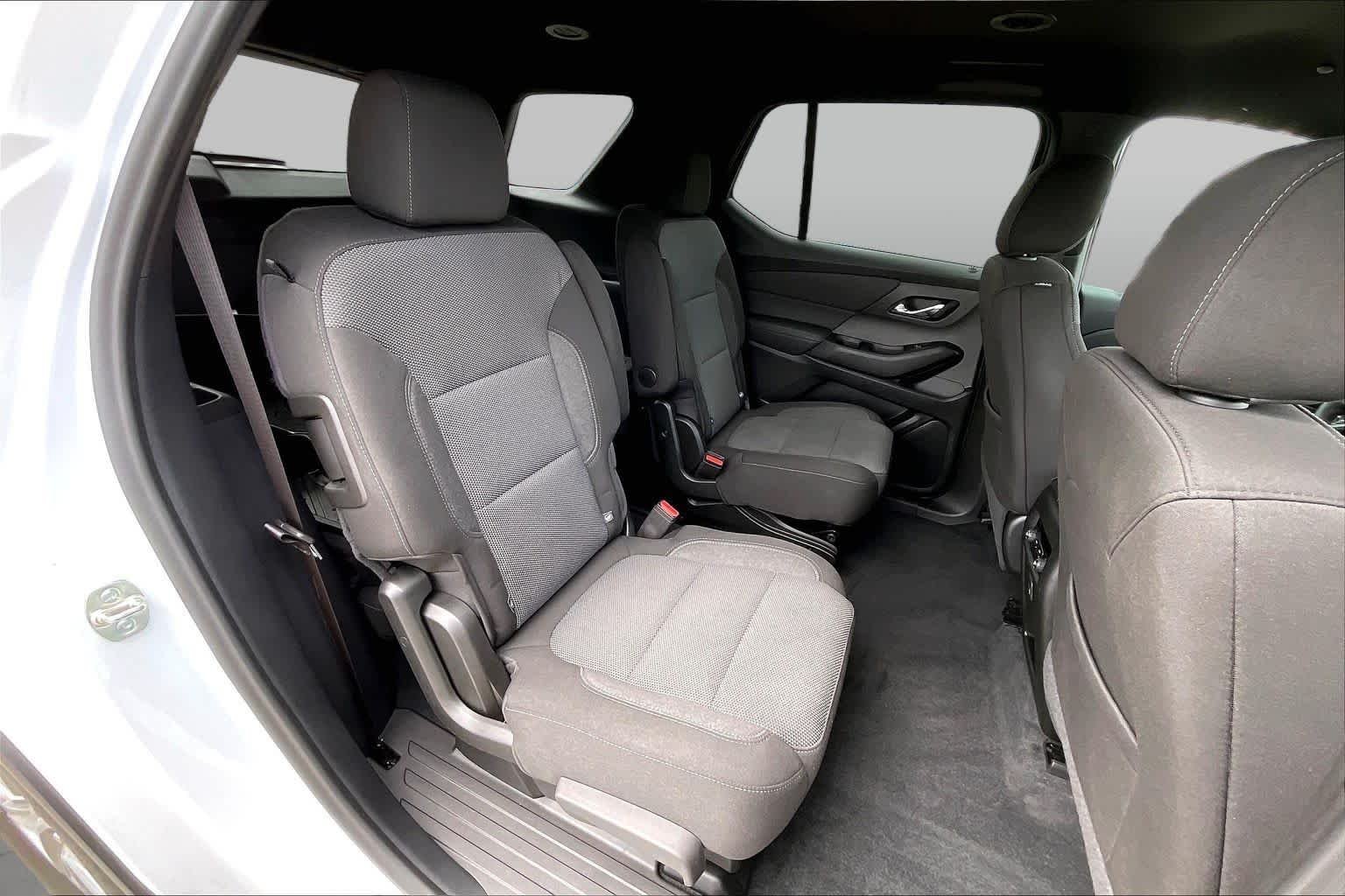 Used 2023 Summit White Chevrolet LT Cloth image 18