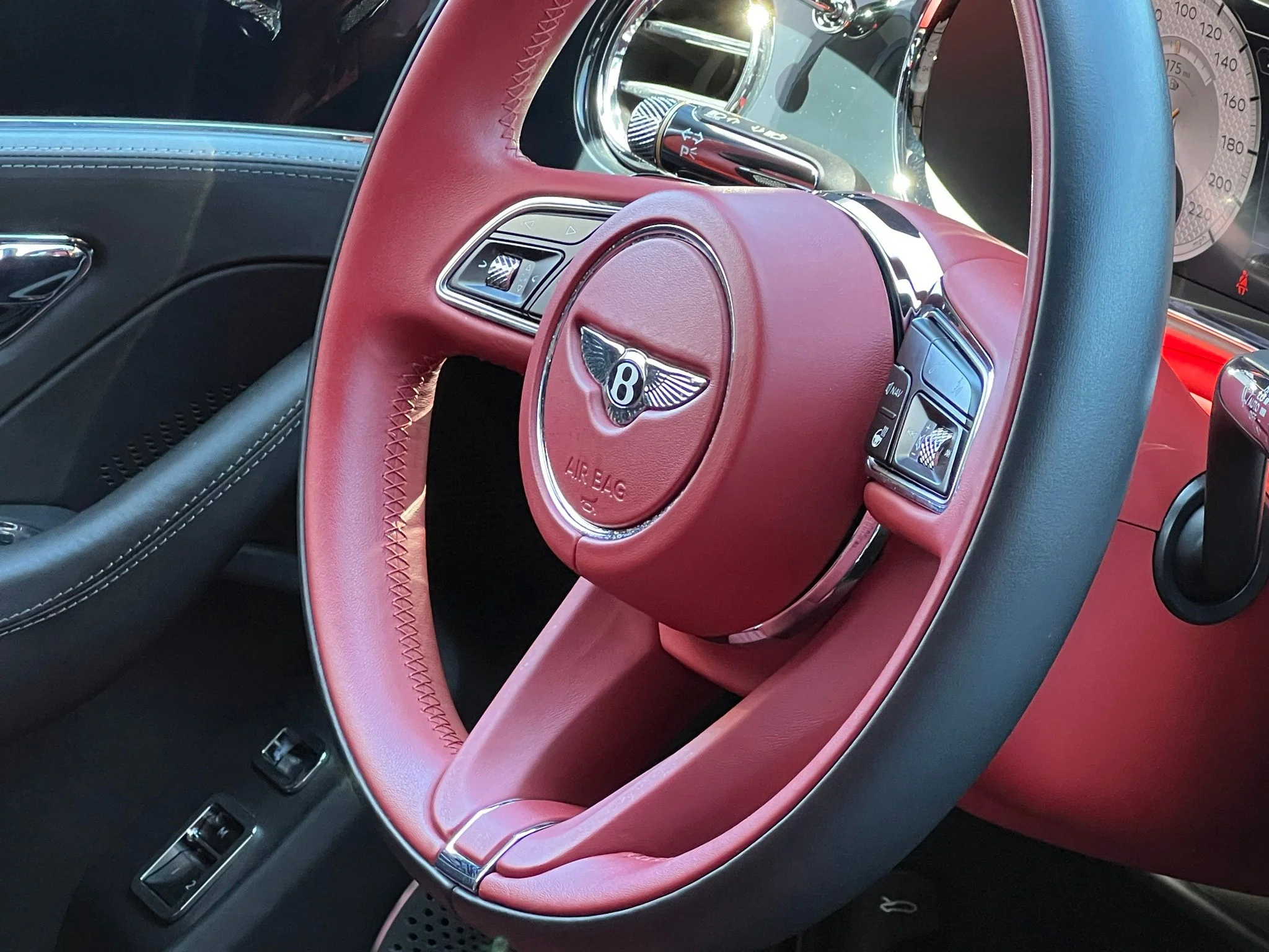 Used 2022  Bentley W12 image 43