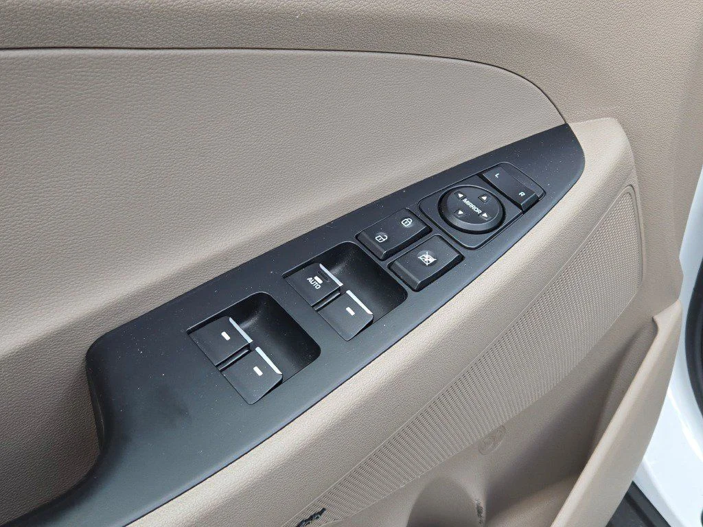 Used 2019 White Hyundai Ultimate image 22