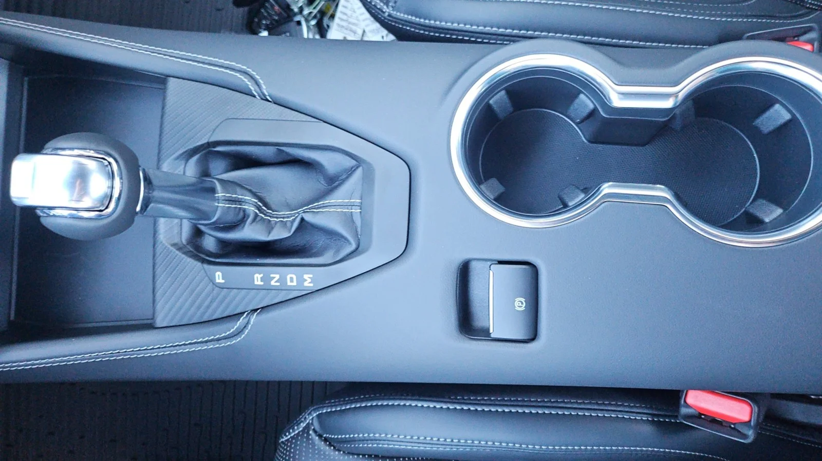 New 2026 Oxford White Ford GT Premium image 19