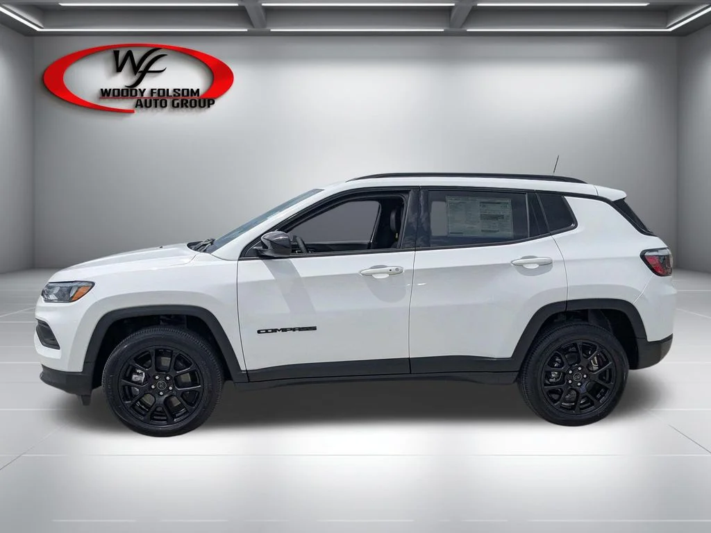 New 2026 Bright White Clear-Coat Exterior Paint Jeep Latitude image 7