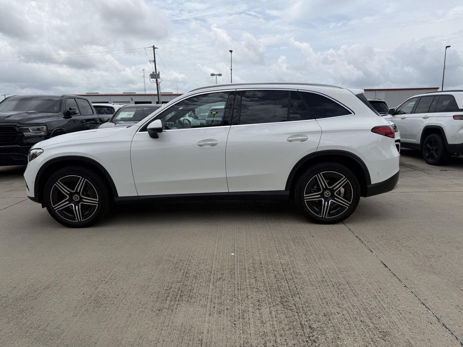 Certified Used 2026 Polar White Mercedes-Benz GLC 300 image 16