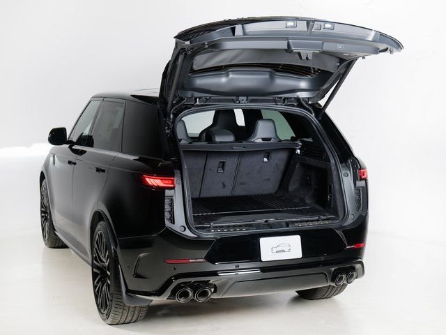 New 2026 Narvik Black Land Rover SV image 29