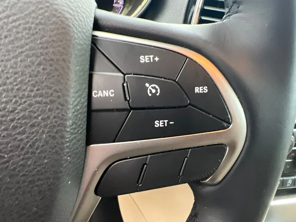 Certified Used 2019 Blue Jeep Limited image 36
