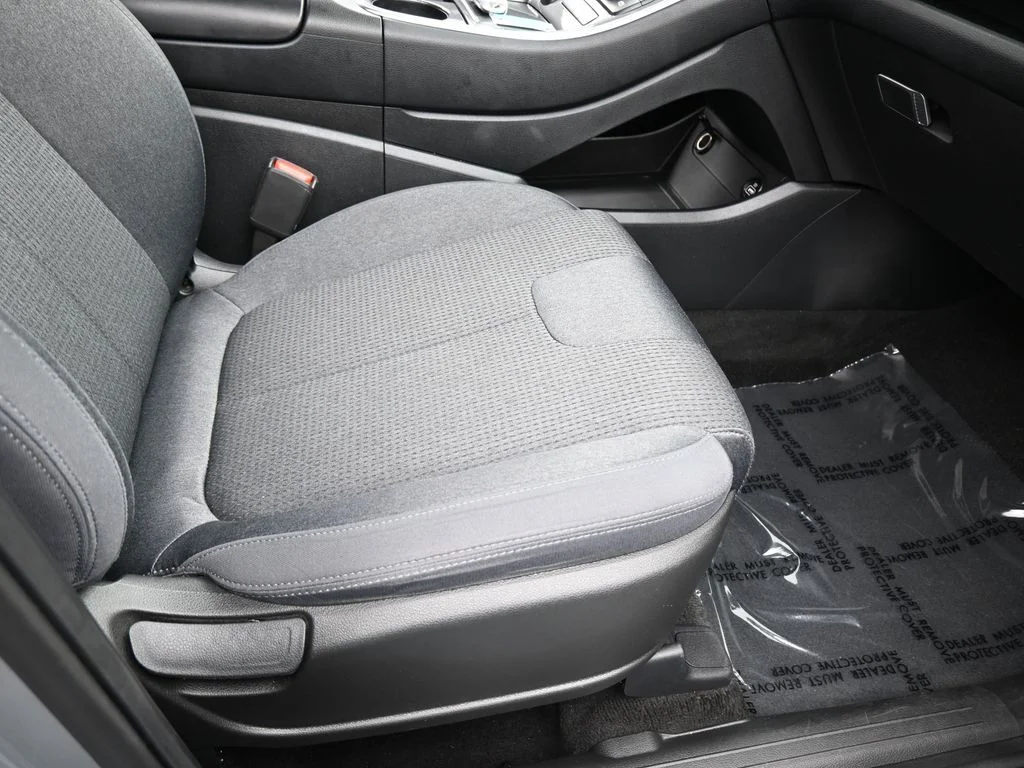 Used 2023 Shimmering Silver Pearl Hyundai SEL image 42