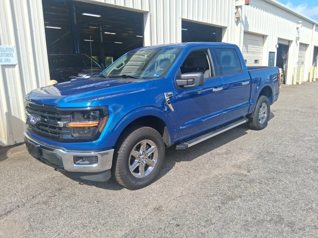 Used 2025 Blue Ford XLT image 1