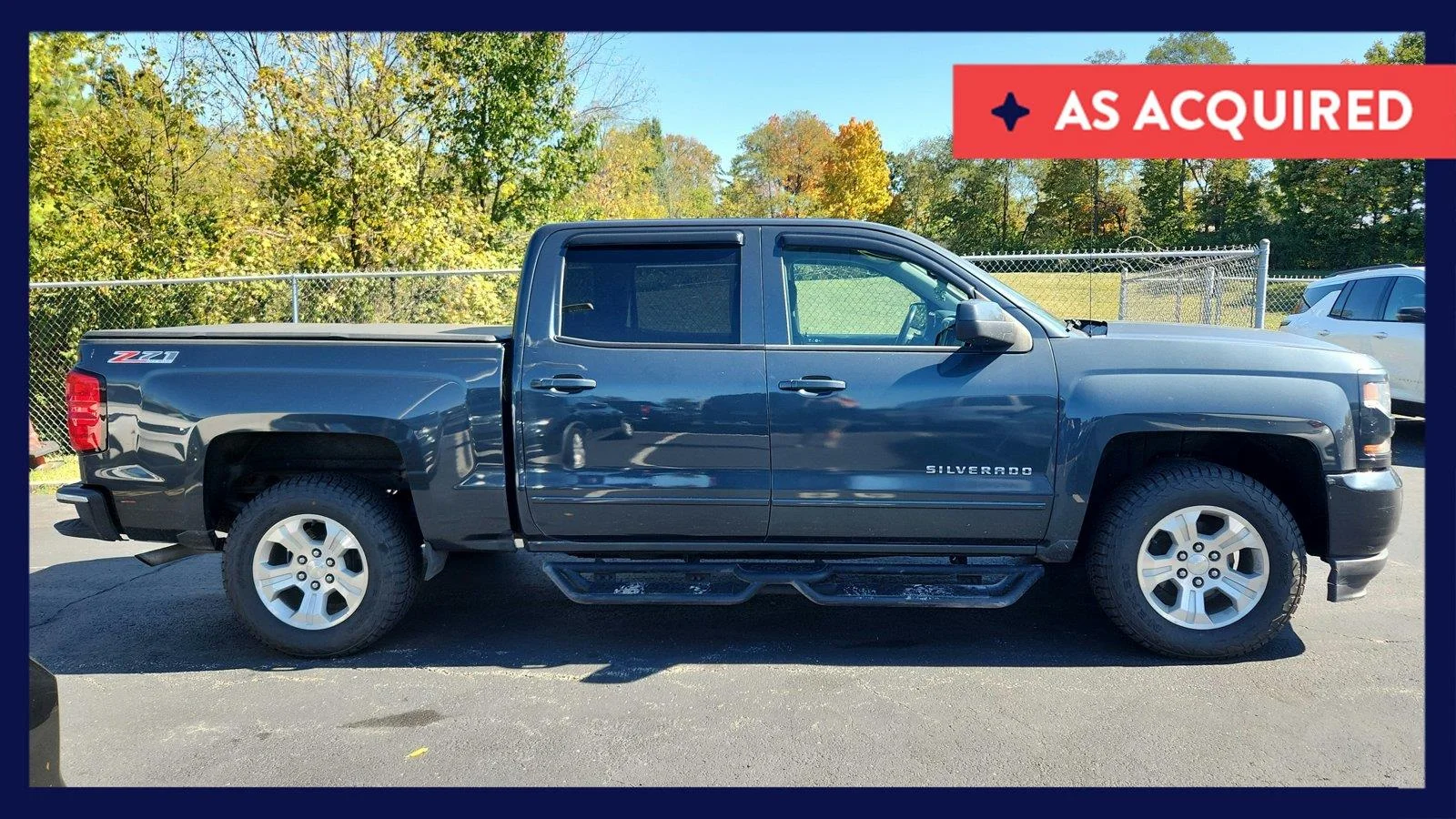 Used 2017 GRAPHITE METALLIC Chevrolet LT image 1