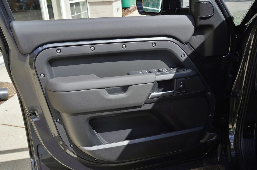Used 2026 Gray Land Rover S image 9