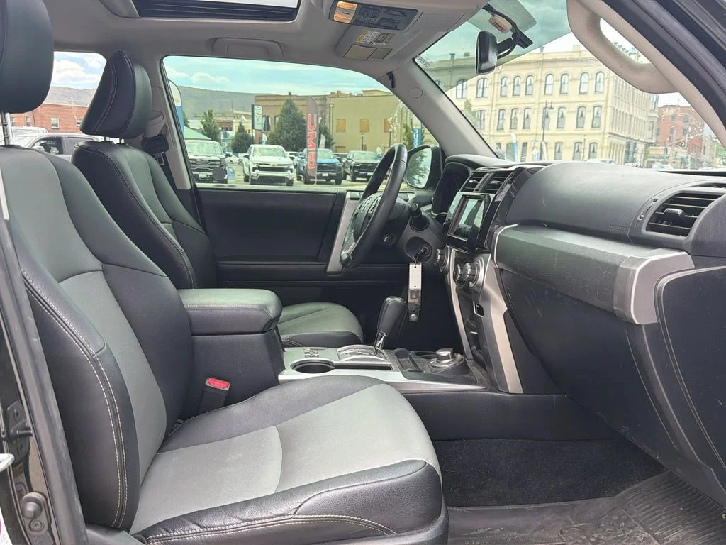 2017 Toyota 4Runner SR5 Premium - Photo 22
