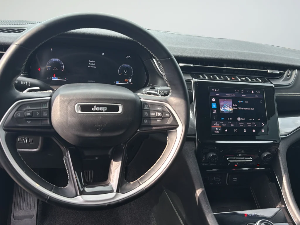 Used 2022 Black Jeep Laredo image 11