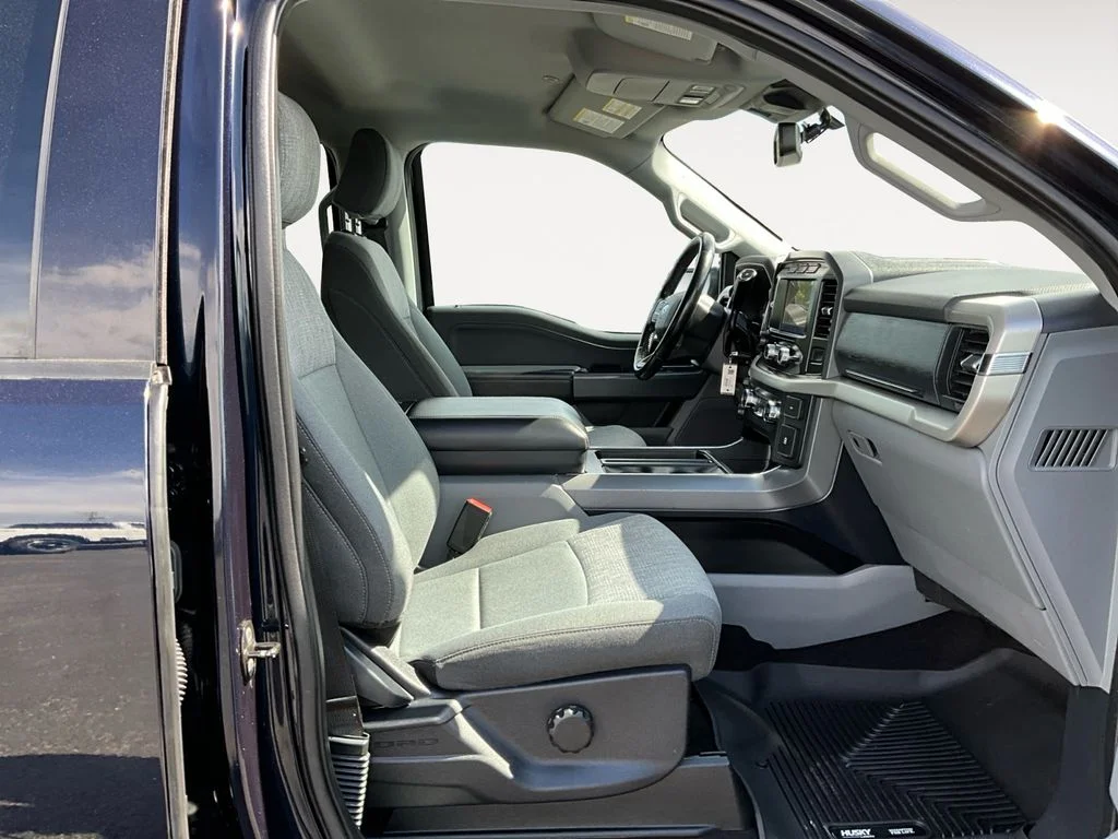 Used 2021 Antimatter Blue Metallic Ford XLT image 10