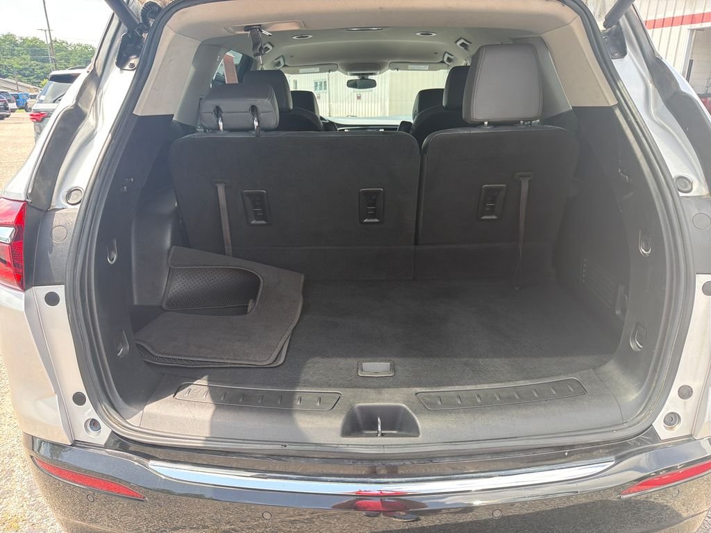 Used 2020 Silver Buick Essence image 9