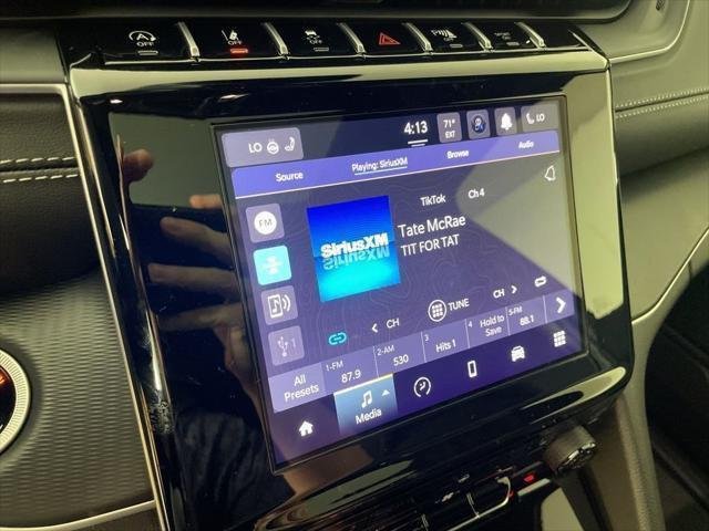 New 2025 Silver Zynith Exterior Paint Jeep Altitude X image 26