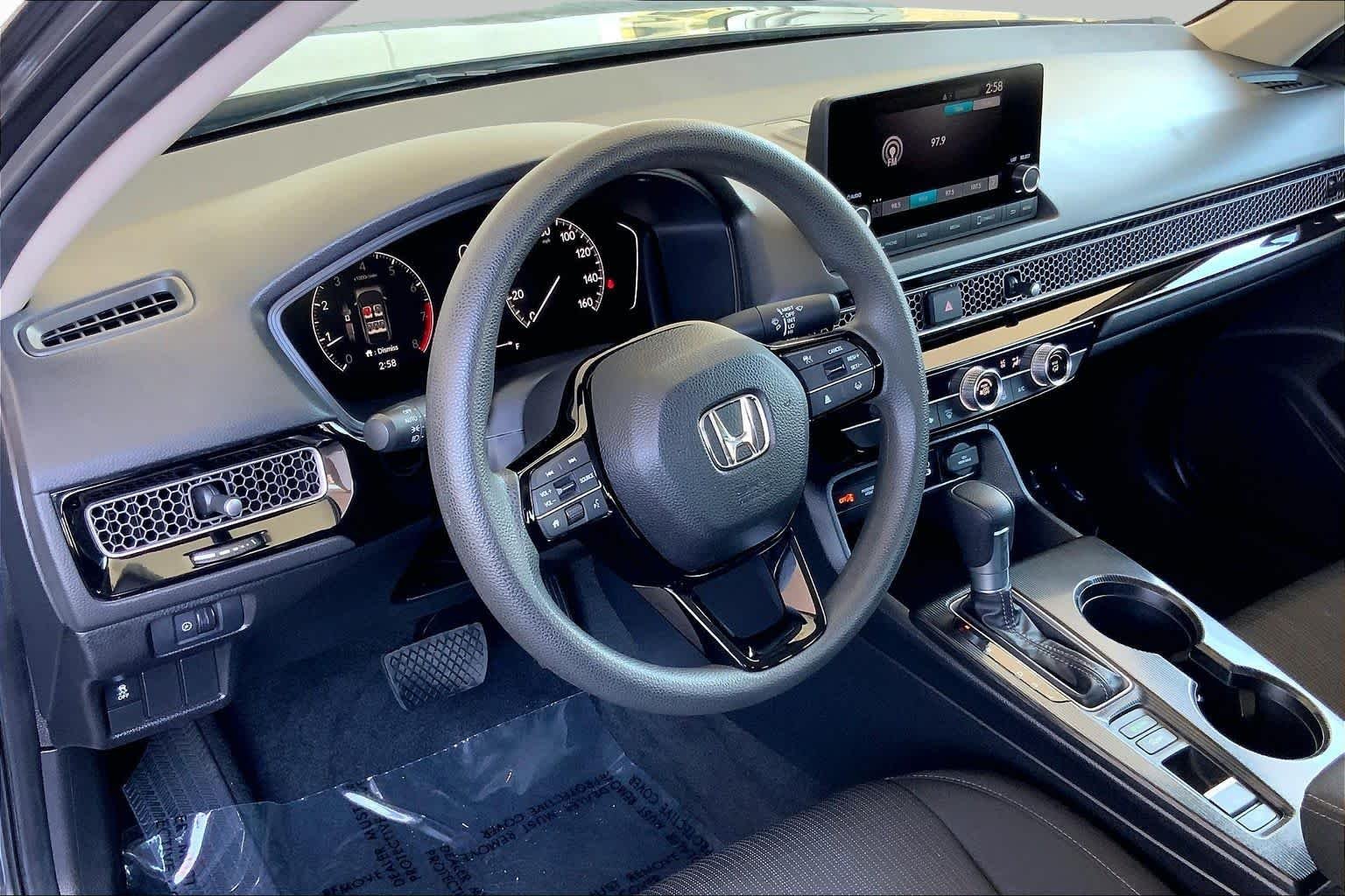Used 2025 Meteorite Gray Metallic Honda LX image 18