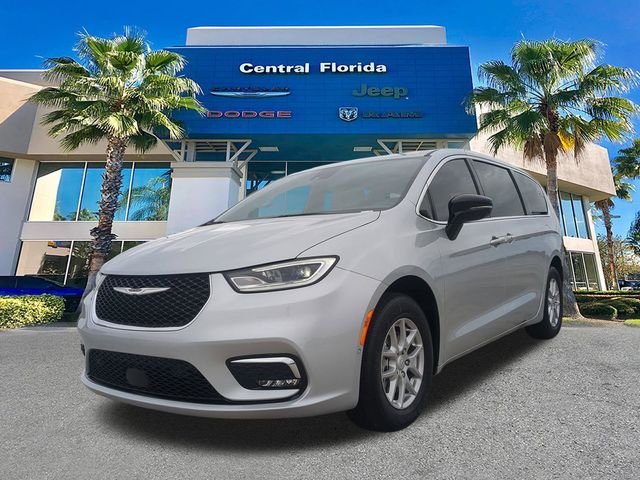 New 2026 Silver Mist Clear-Coat Exterior Paint Chrysler Select image 9
