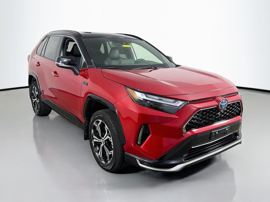 Used 2022 Supersonic Red/Midnight Black Metallic Toyota XSE image 1