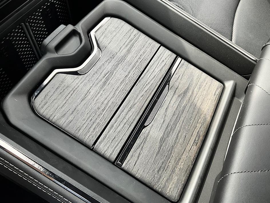 New 2026 Diamond Black Crystal Pearl-Coat Exterior Paint RAM Limited image 29