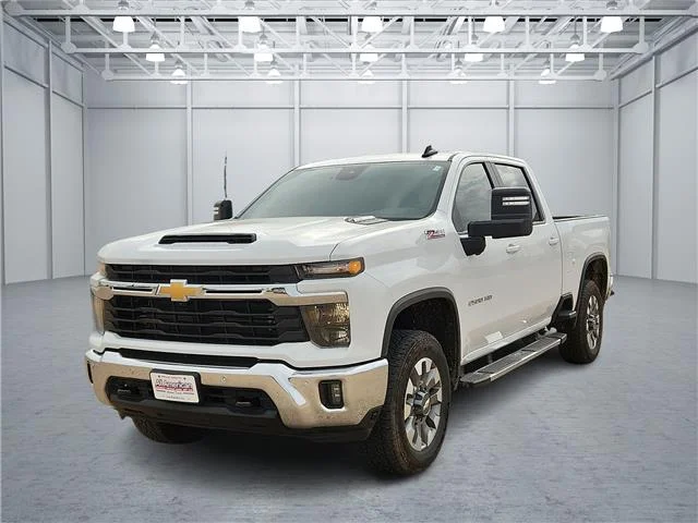 Used 2025 Summit White Chevrolet LT 4x4 Crew Cab 6.75 ft. box 159 in. WB image 1