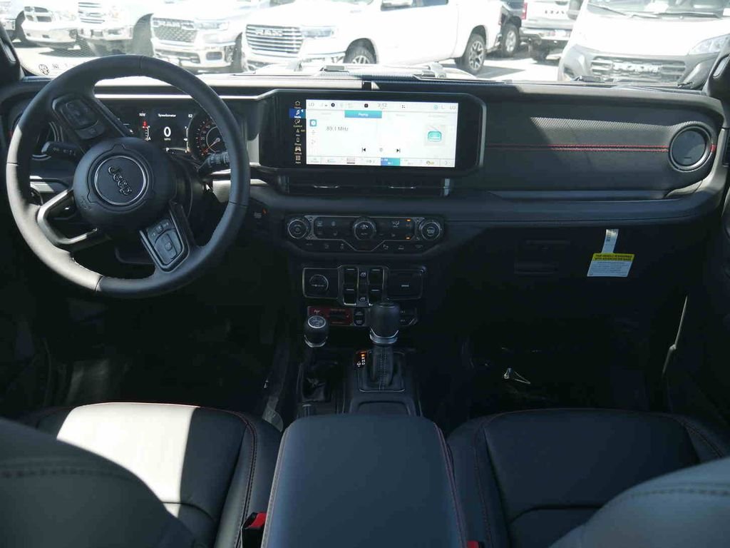 New 2026 Black Clear-Coat Exterior Paint Jeep  image 4