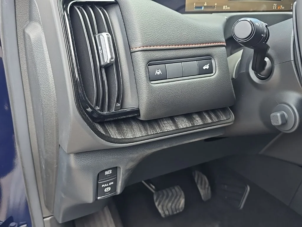 2025 Nissan Armada PRO-4X - Photo 11