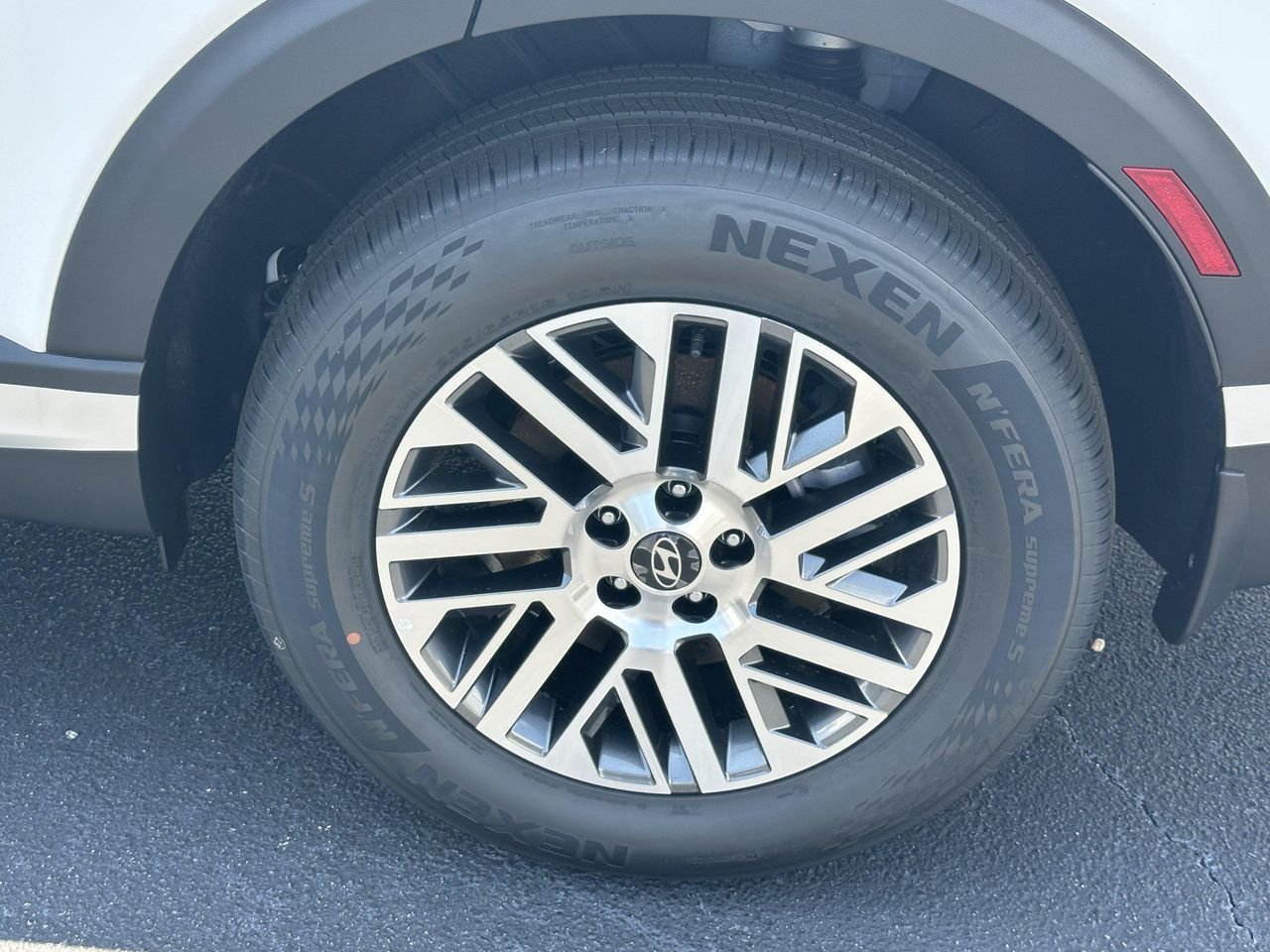 New 2026 Creamy White Pearl Hyundai SEL 7P image 17