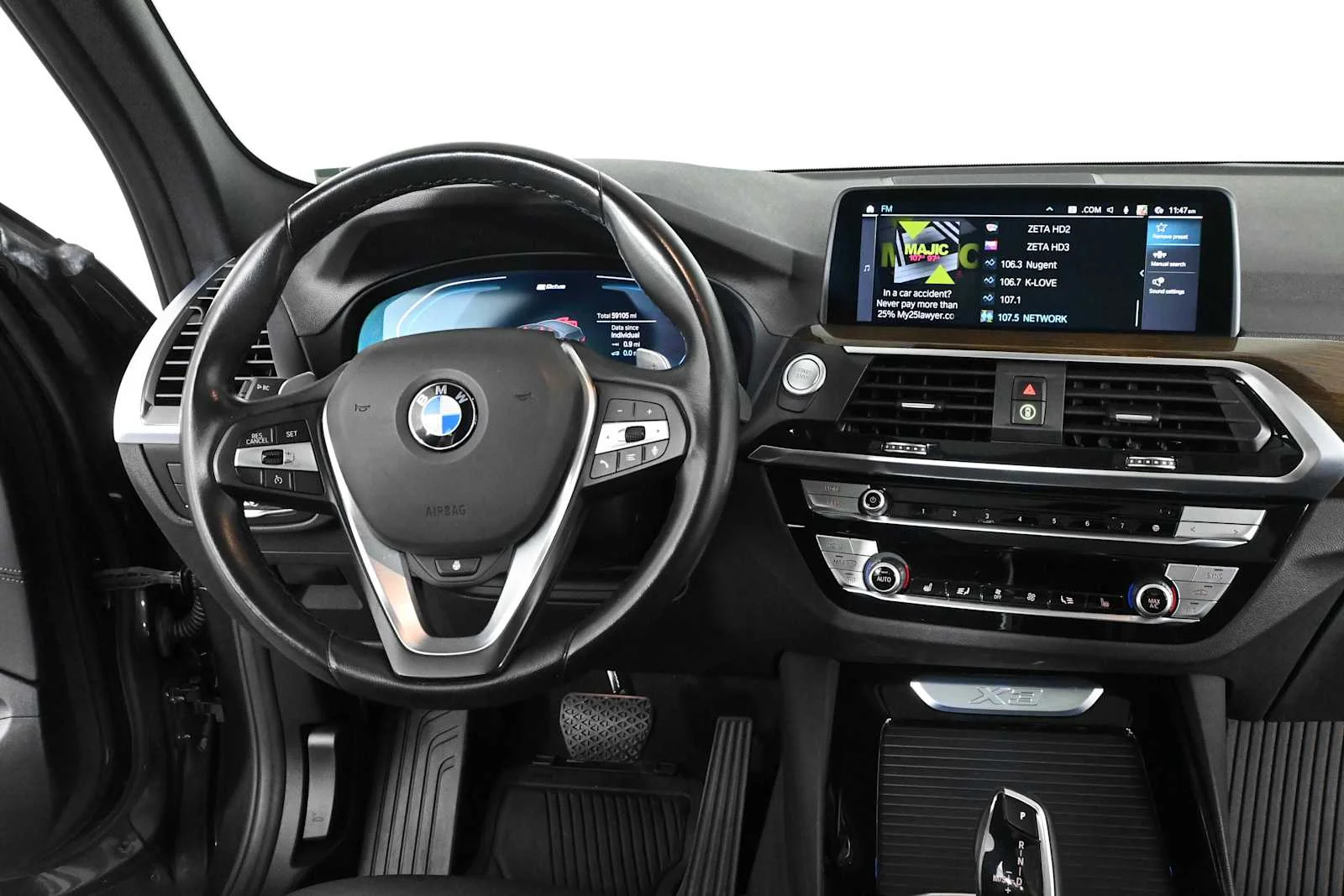 Used 2021 Dark Graphite Metallic BMW xDrive30e image 3