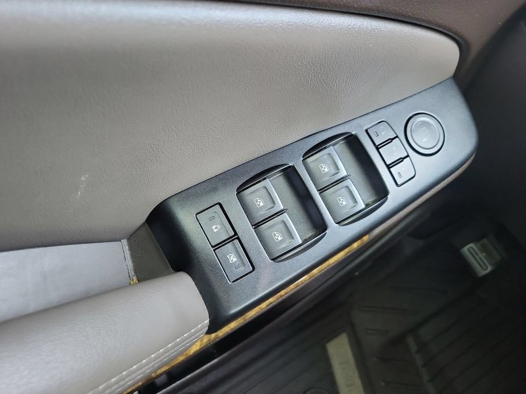 Used 2016 IRIDIUM METALLIC GMC Denali image 30