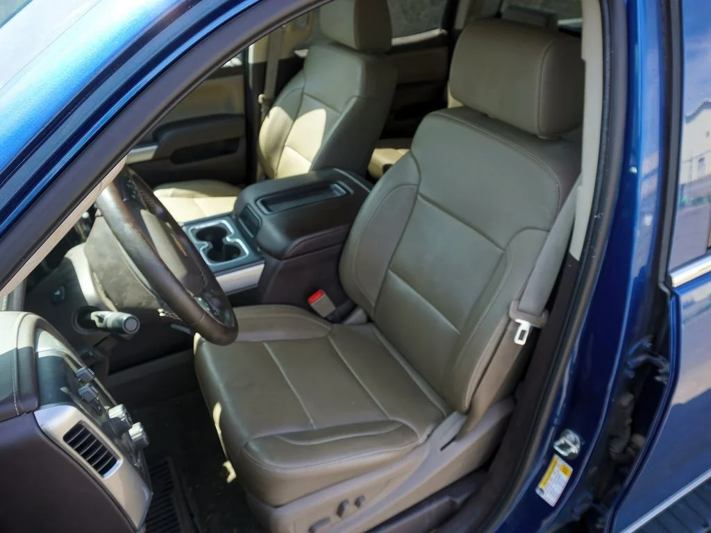 Used 2015 DEEP OCEAN BLUE METALLIC Chevrolet LTZ image 17
