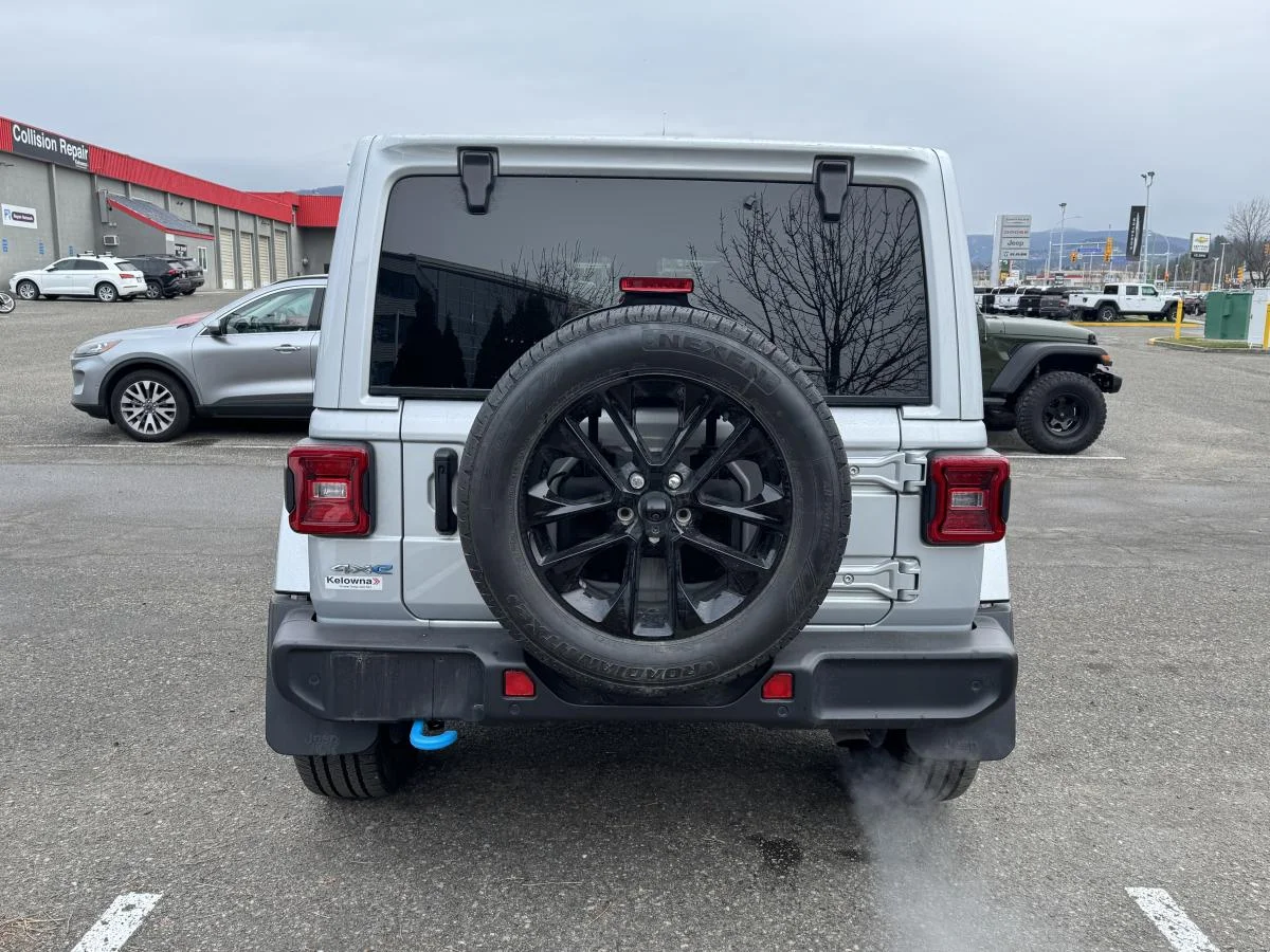 Used 2024 Silver Jeep Sahara 4xe image 7