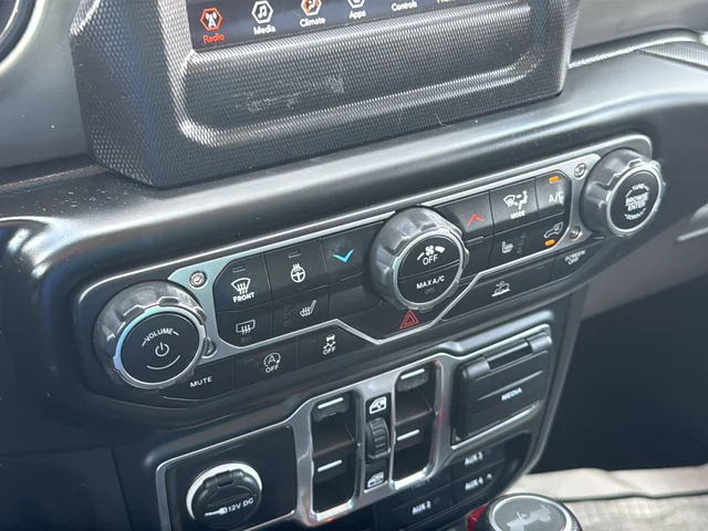 Used 2023 Red Jeep Sport S image 26