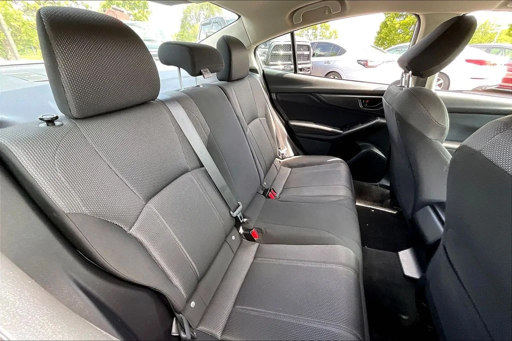 Used 2022 White Subaru Base image 29